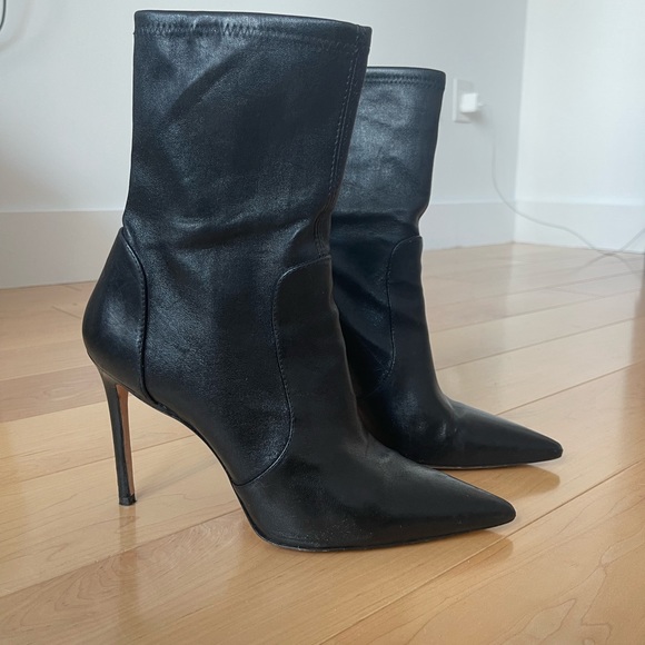 STUART WEITZMAN 100 STRETCH BOOTIE - Picture 3 of 5
